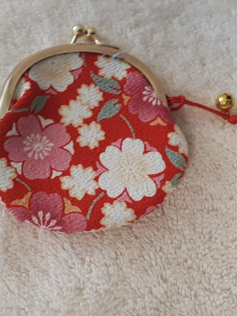 2Pc set: Red Glossy Faux Croc Wallet Kiss-Lock + Red/Pink Coordinated Coin Purse